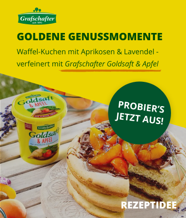 Grafik in zwei Abschnitte geteilt. Eine gelbe hälfte mit dem Text " Goldene Genussmomente: Waffel-Kuchen mit Aprikosen & Lavendel - verfeinert mit Grafschafter Goldsaft & Apfel" Die andere hälfte zeigt ein Bild mit einem Gartentisch, auf dem die zu backende Torte steht und ein Becher "Grafschafter Goldaft & Apfel". In der Mitte steht in einem grünen Kreis, fettgedruckt " Probier's jetzt aus"